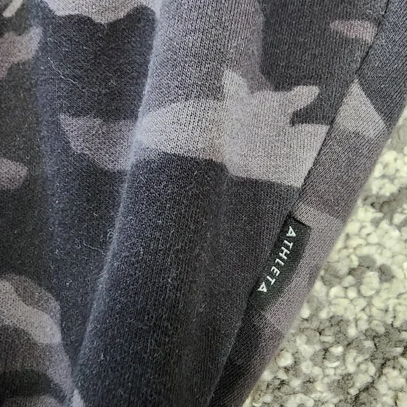 Athleta black camo women's size 2X capri sweatpants - Picture 4 of 7